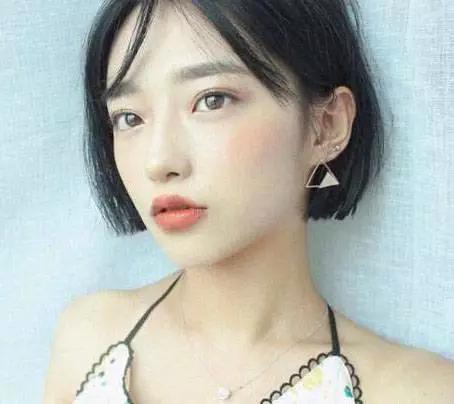 发量少不挑脸型的发型短发,齐耳短发发型学生显脸小