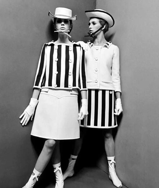 1960s鑻卞浗鏃跺皻,绾㈣壊濂楄鍏崄骞翠唬