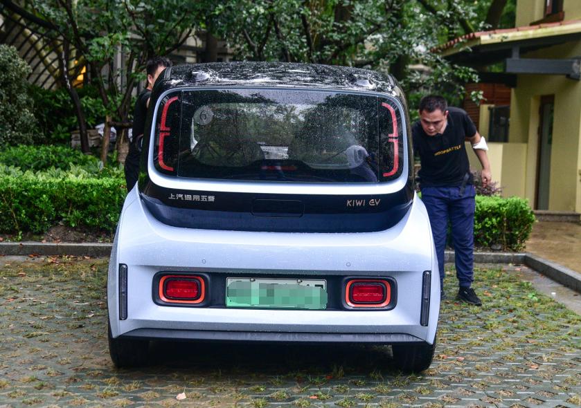 朋友劝我买奥迪奔驰我选择了宝马,朋友劝我买五菱