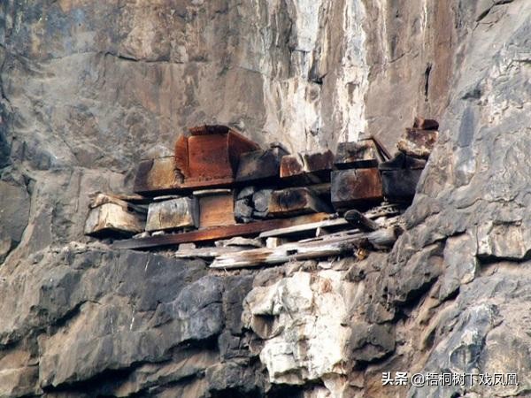 四川地下挖出汉墓,四川石棺古墓