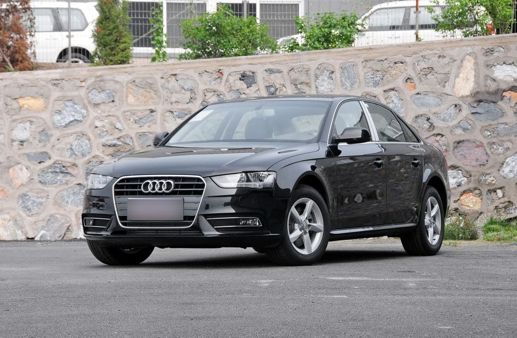 13万买来天籁公爵给你极致享受,3.0性能*萨特帕**在你头上暴扣