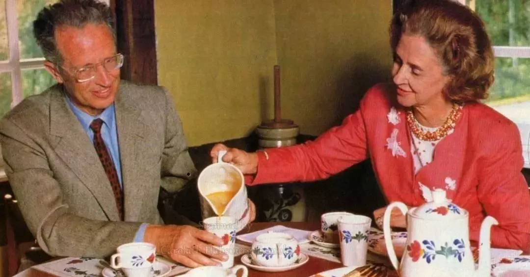 帅炸天，独宠不育王后33年，比利时“鲜肉”国王太苏了吧