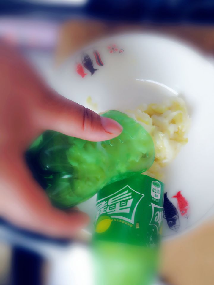 想咨询一下东北腌酸菜的方法,东北酸菜腌制每百斤用多少盐