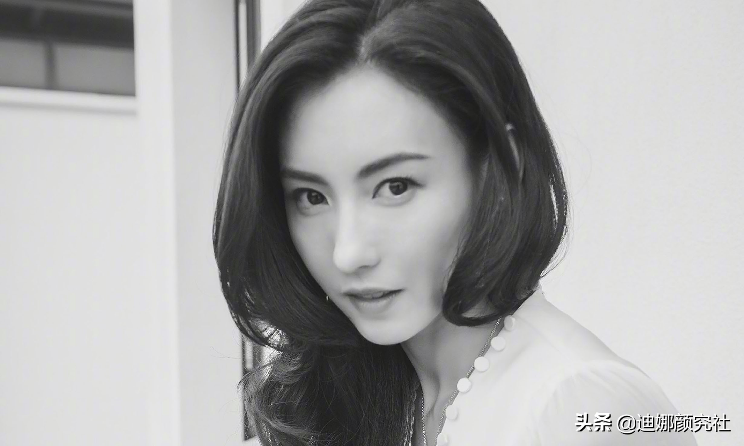 还不练起来？眼型独特，眼波流转，这样的眼睛谁不爱