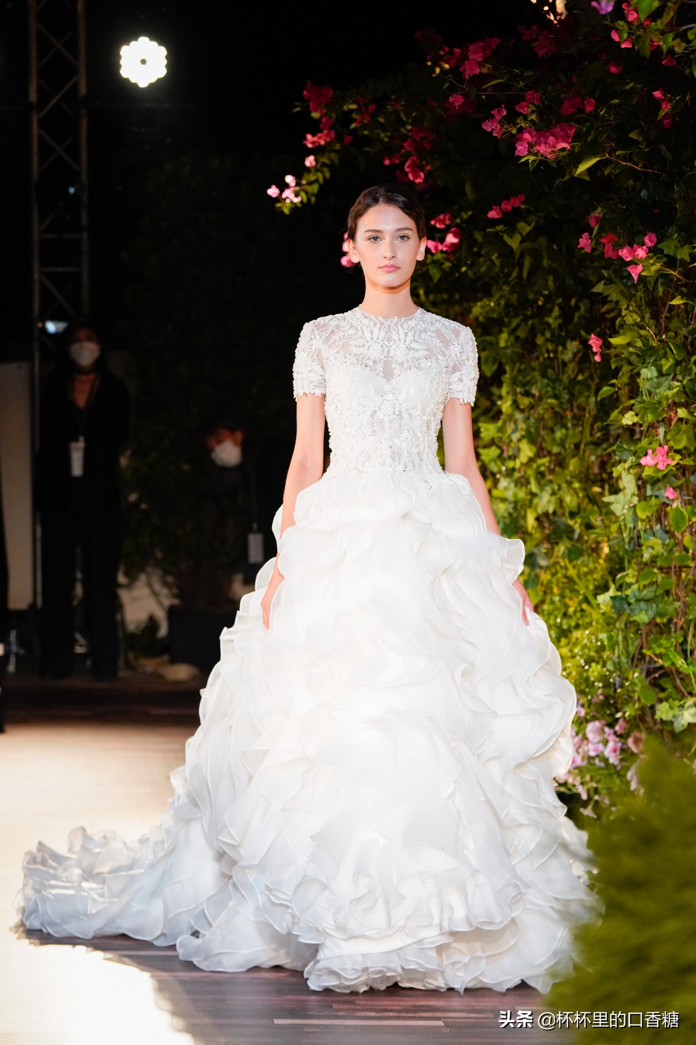 迪士尼公主礼服女童,迪士尼公主礼服还原冰雪奇缘