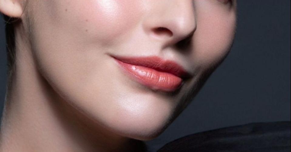 ol妆化妆教程,新手化妆入门教程无眼影红唇妆