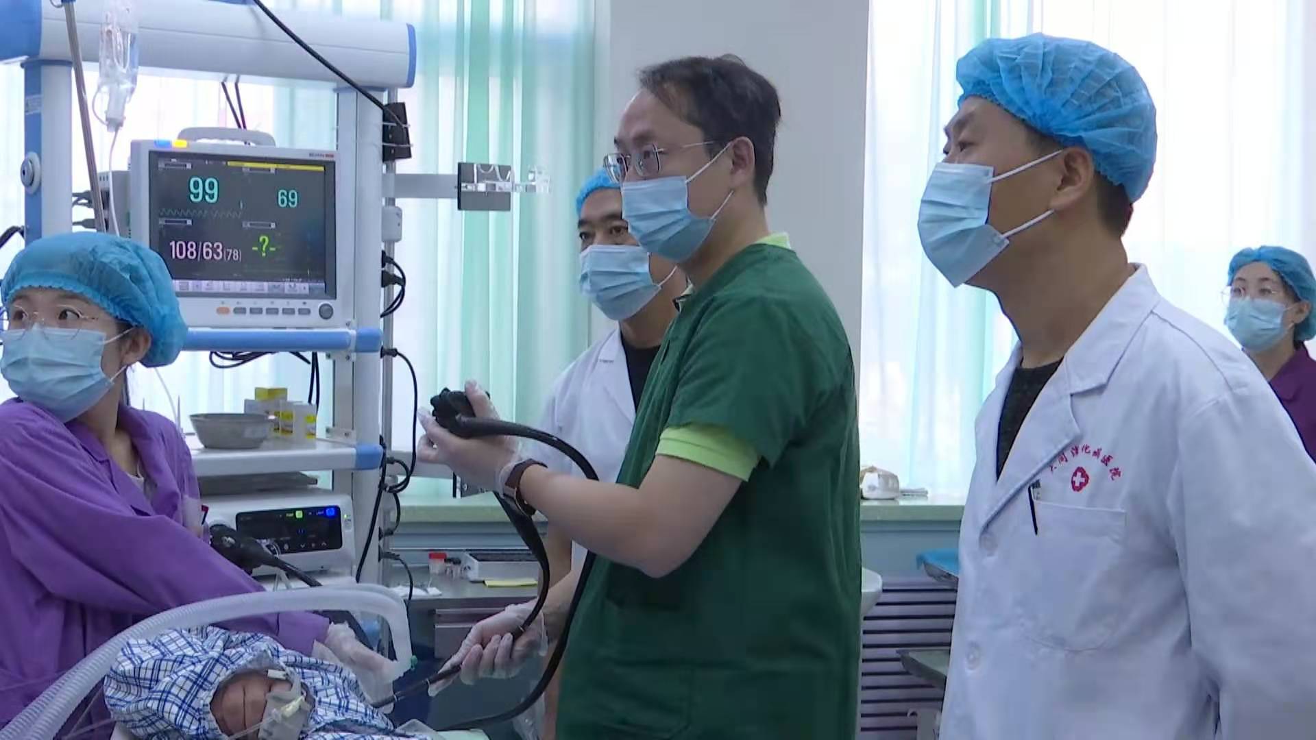 大同守佳消化病医院消化内科，行内镜黏膜下剥离术，成功切除4厘米早期直肠癌