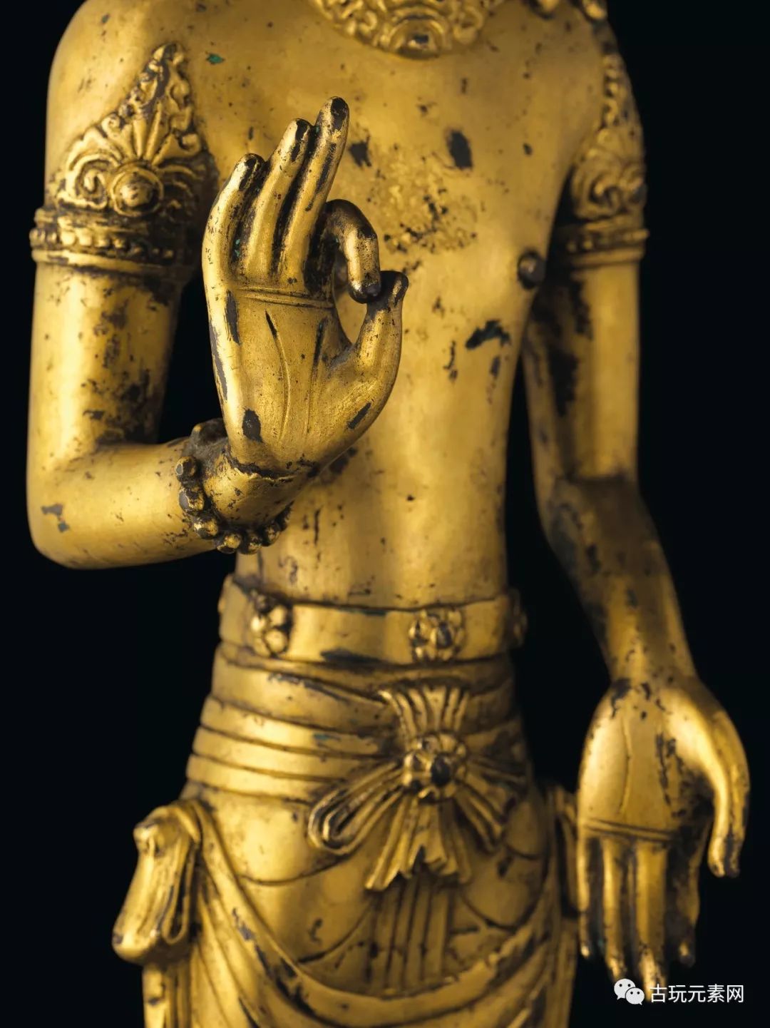 纽约苏富比总成交约1.2亿乾隆青白玉双鱼洗近2000万人民币成交