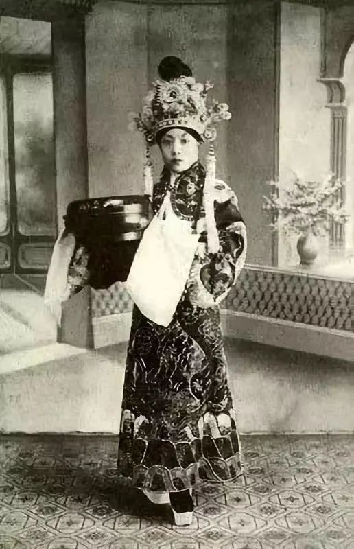 孟小冬下嫁梅兰芳,冬皇孟小冬和梅兰芳