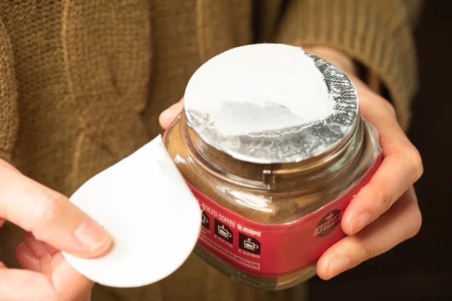 在李佳琪直播间买零食，是个划算的选择吗？