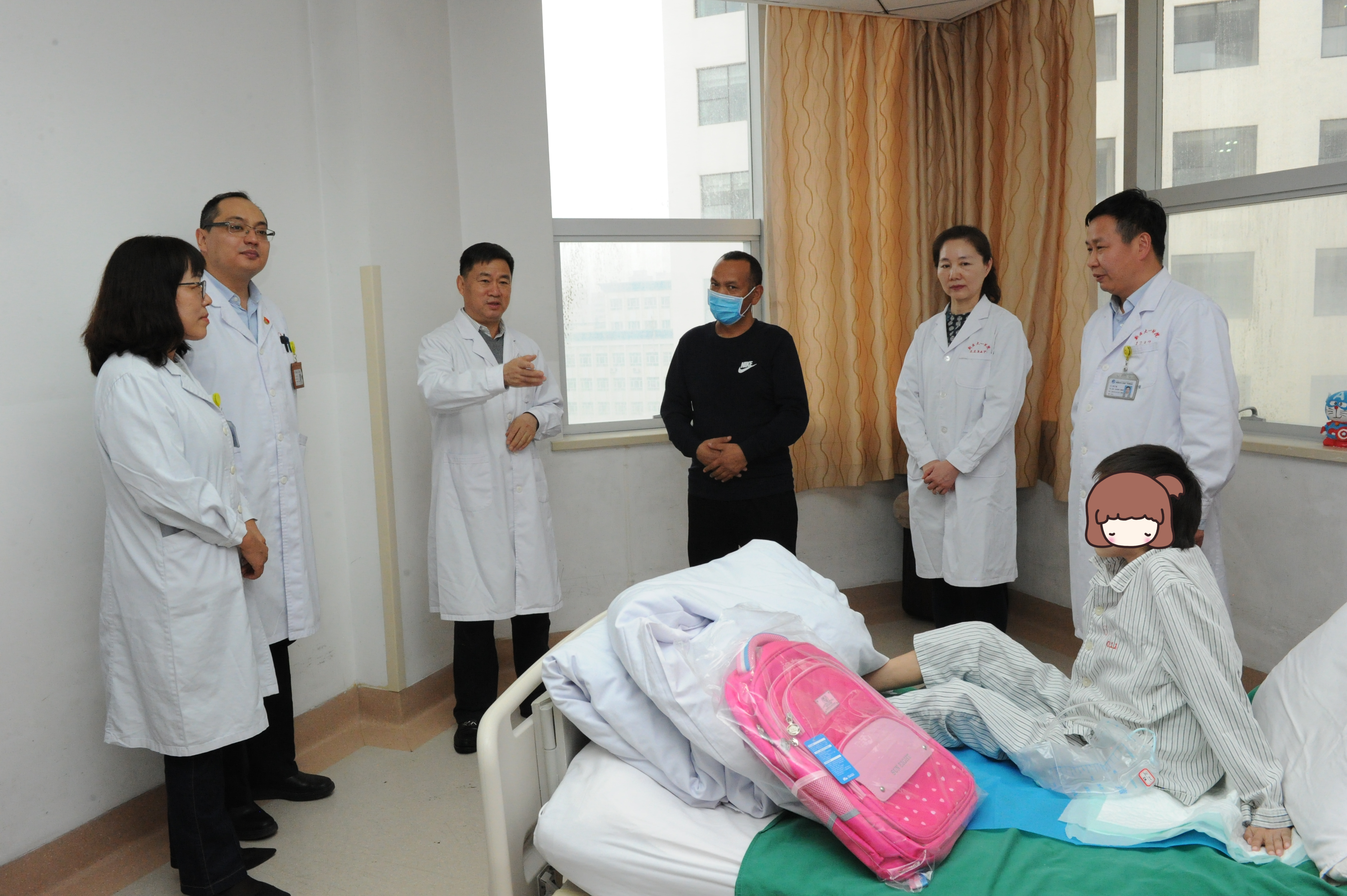 父亲捐肝救女,新医大一附院多学科联合开展活体肝移植术