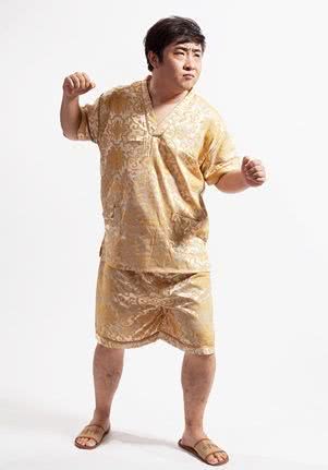 东北洗浴有多野?情感在粗暴的搓泥中升华