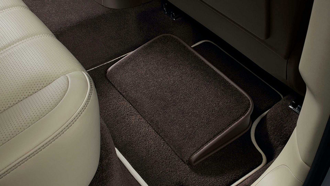 宾利添越phev选装件价目表,宾利发布新款混合动力版添越车型