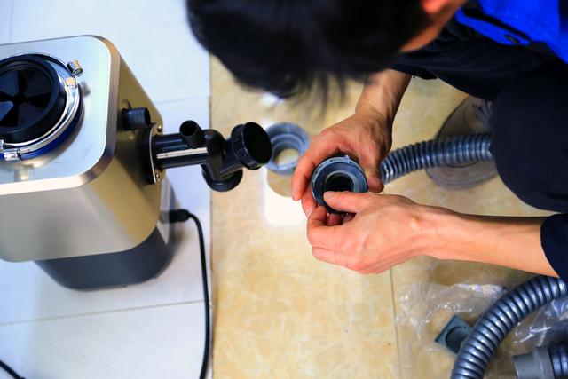 厨余垃圾处理器怎么清理,垃圾处理器堵了怎么清理