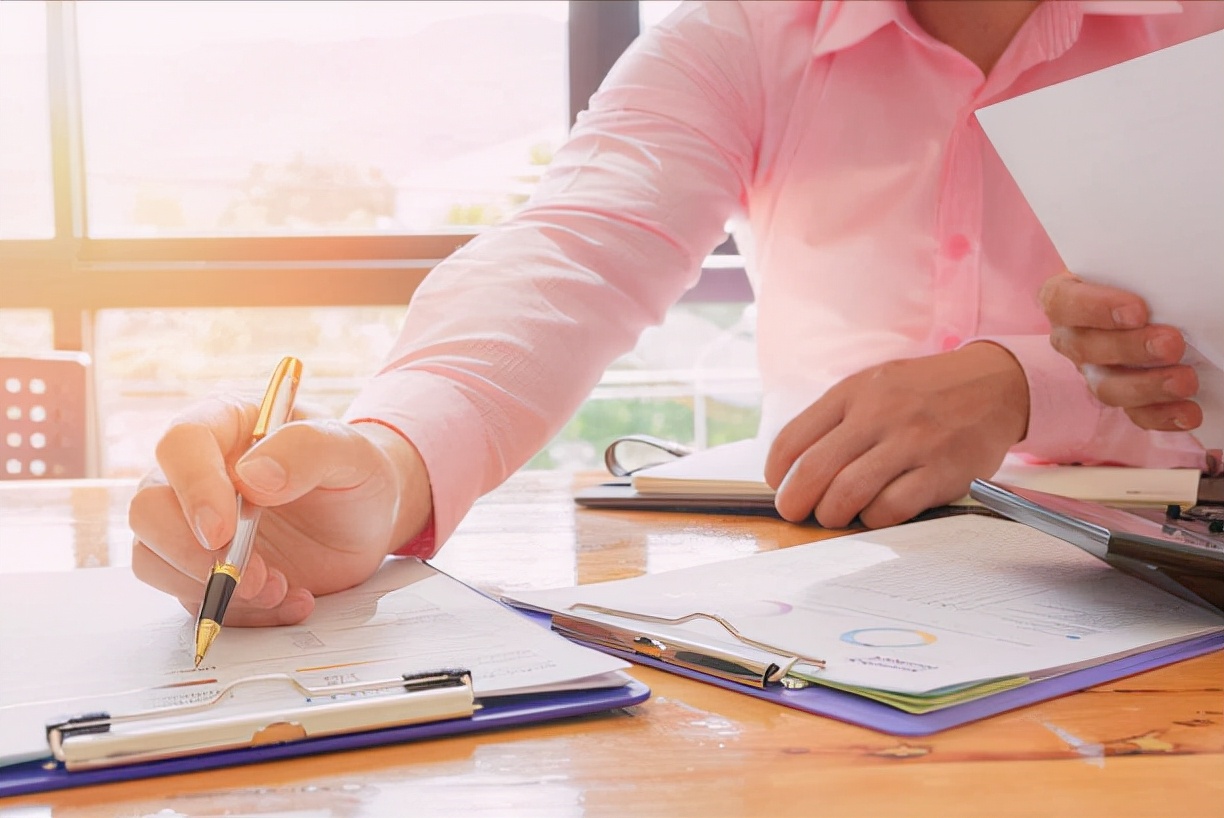 董秘和财务总监哪个职位高,成为财务总监职位过程