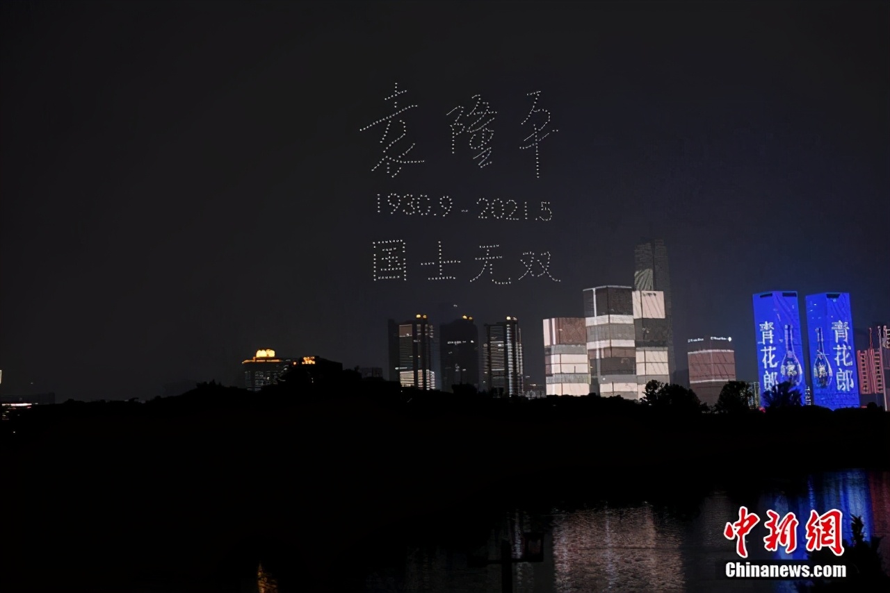 采访悼念袁隆平,长沙市民自发夹道送别袁隆平院士