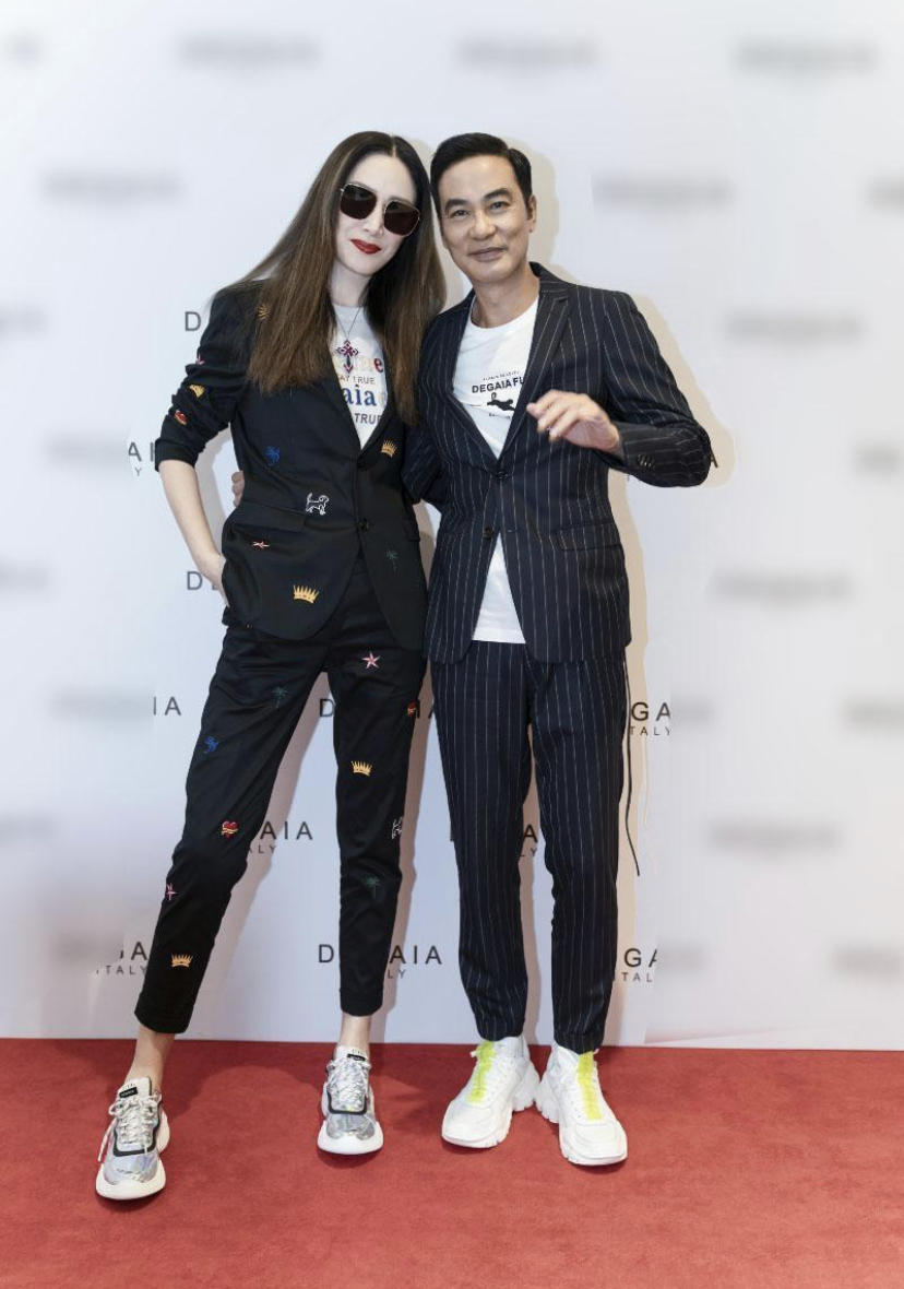 琦琦和任达华图片,任达华与琦琦走秀视频