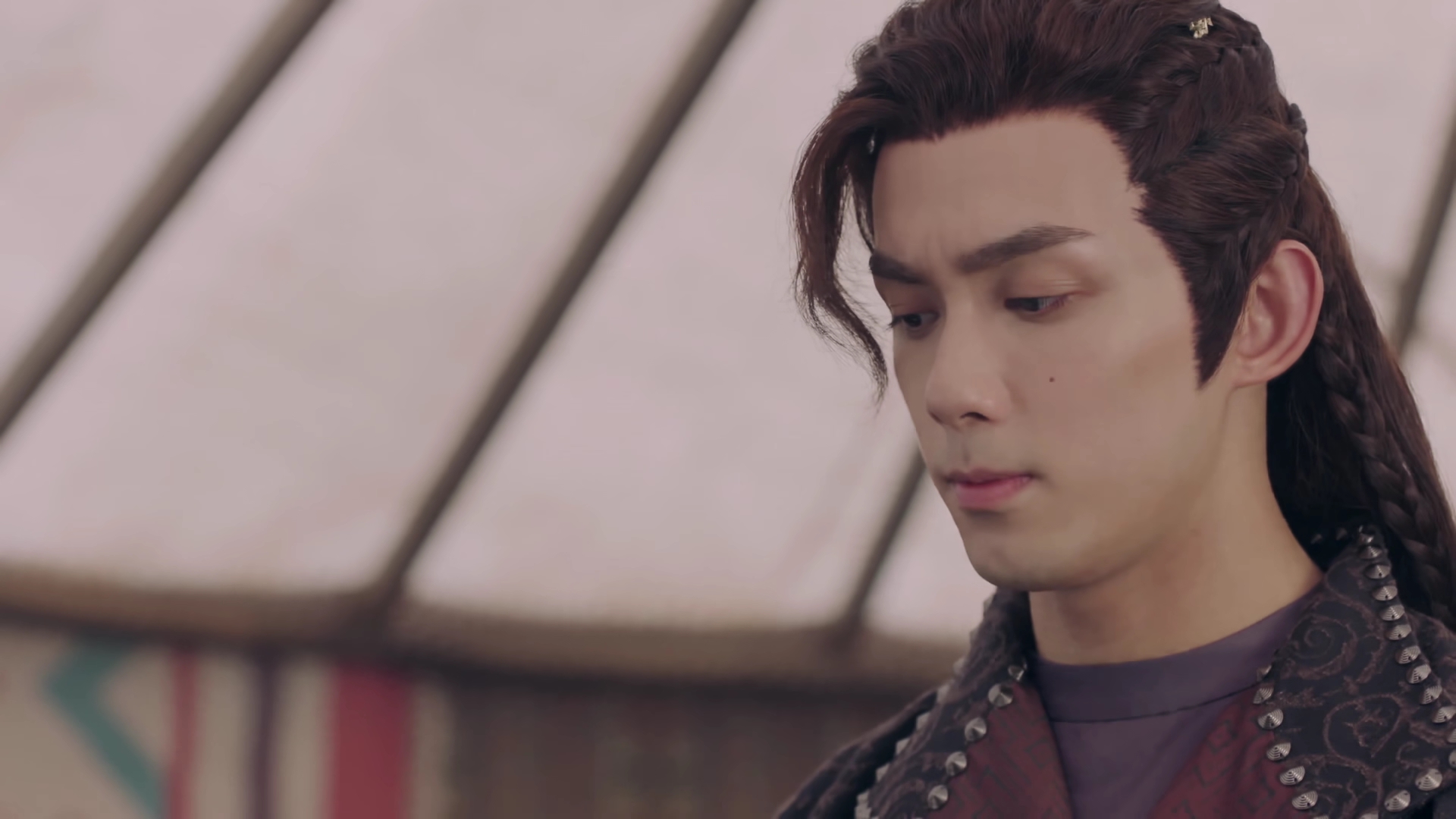 阿诗勒隼鹰师和黑甲卫谁厉害,阿诗勒隼在鹰师中的地位