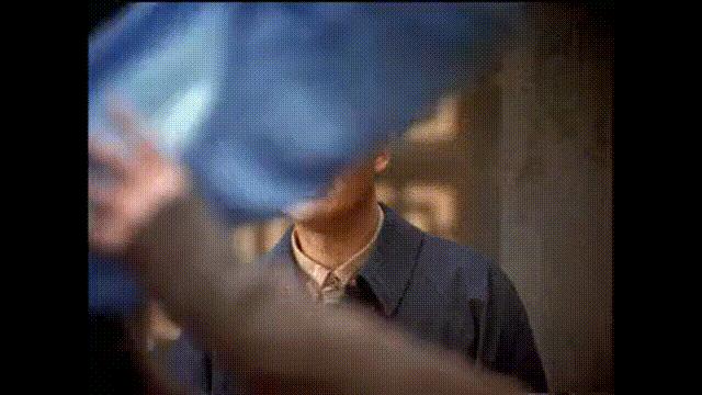 气质优雅知性,凭一个23年前的广告为大众熟知,故事就从这里开始