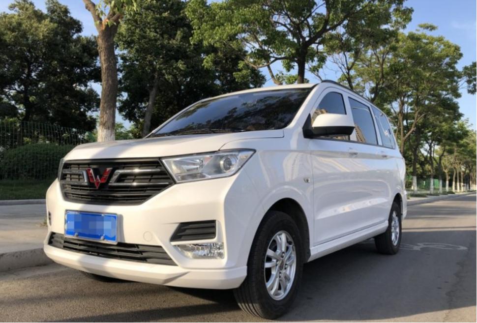 五菱手动挡后驱最新款,五菱宏光后驱车操控好么