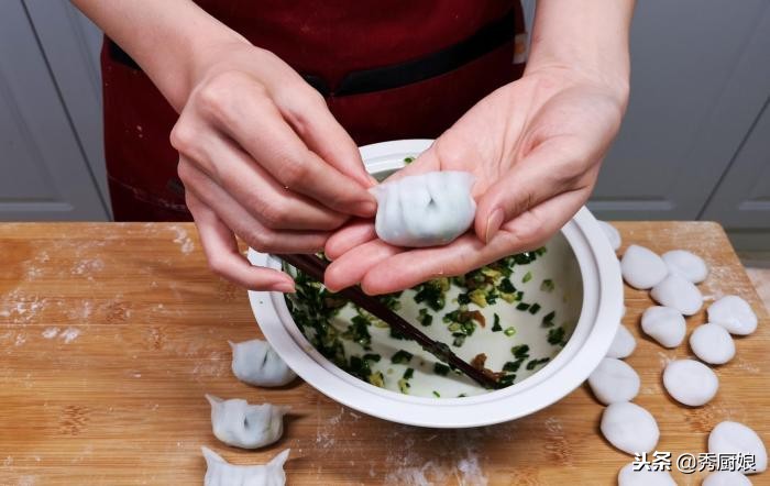 不用鸡蛋的素饺子怎么做,三鲜馅饺子怎么做最简单