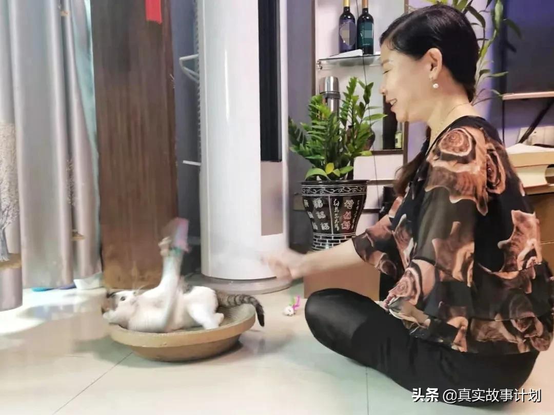 60岁皮肤松弛切眉整形,中老年脸部除皱纹整容手术