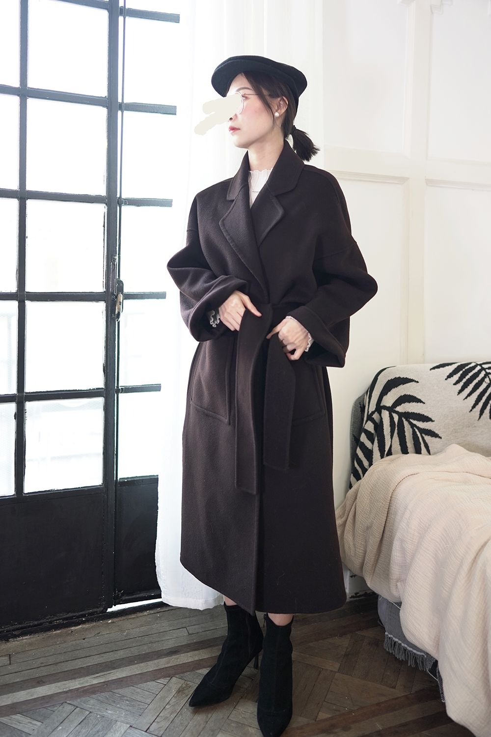 杏色大衣内搭什么颜色毛衣好看,深蓝色大衣内搭什么颜色的毛衣