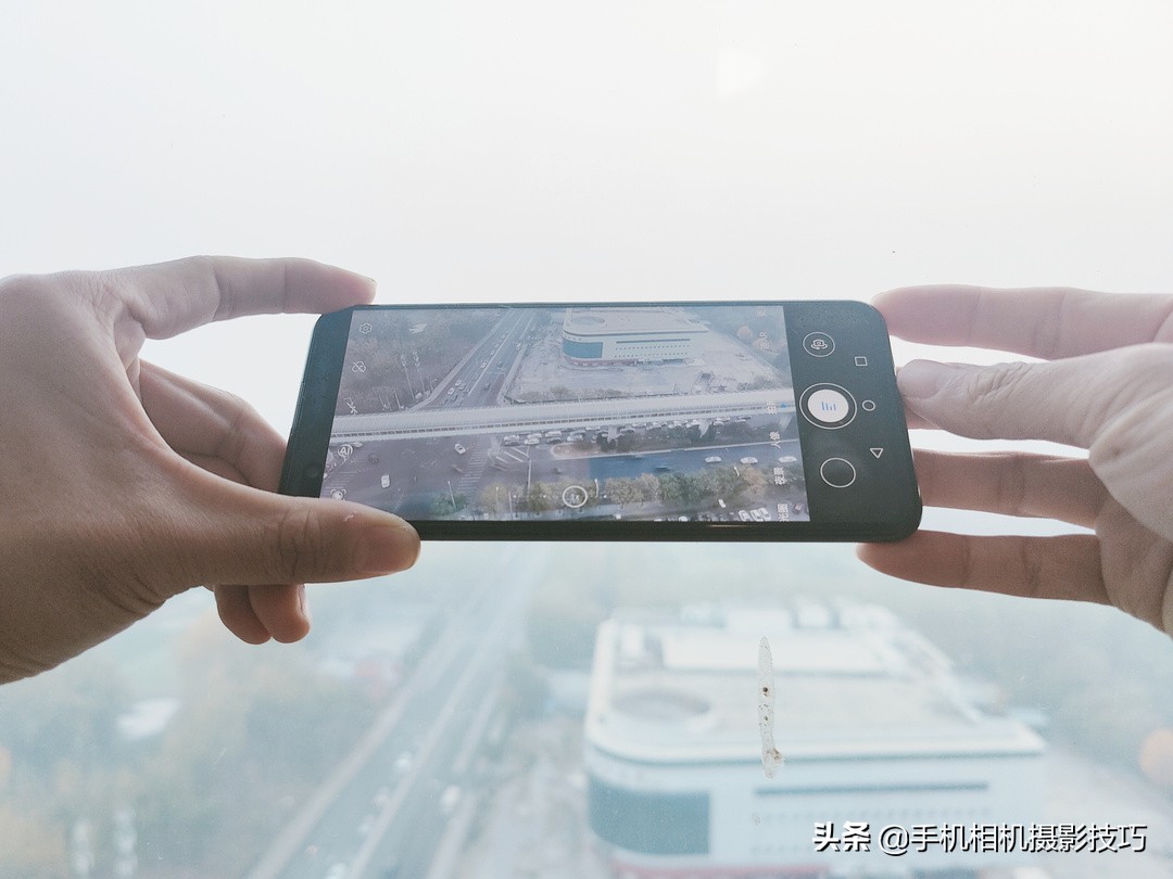 拍照反光!这个困扰你许久的问题,终于有解决办法了