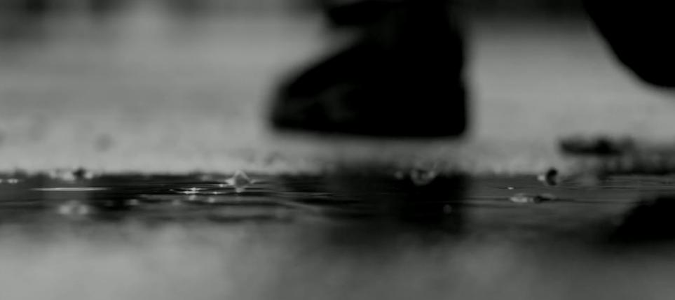 2010年，33人出海钓鱿，却只回来11人，他们经历了什么？