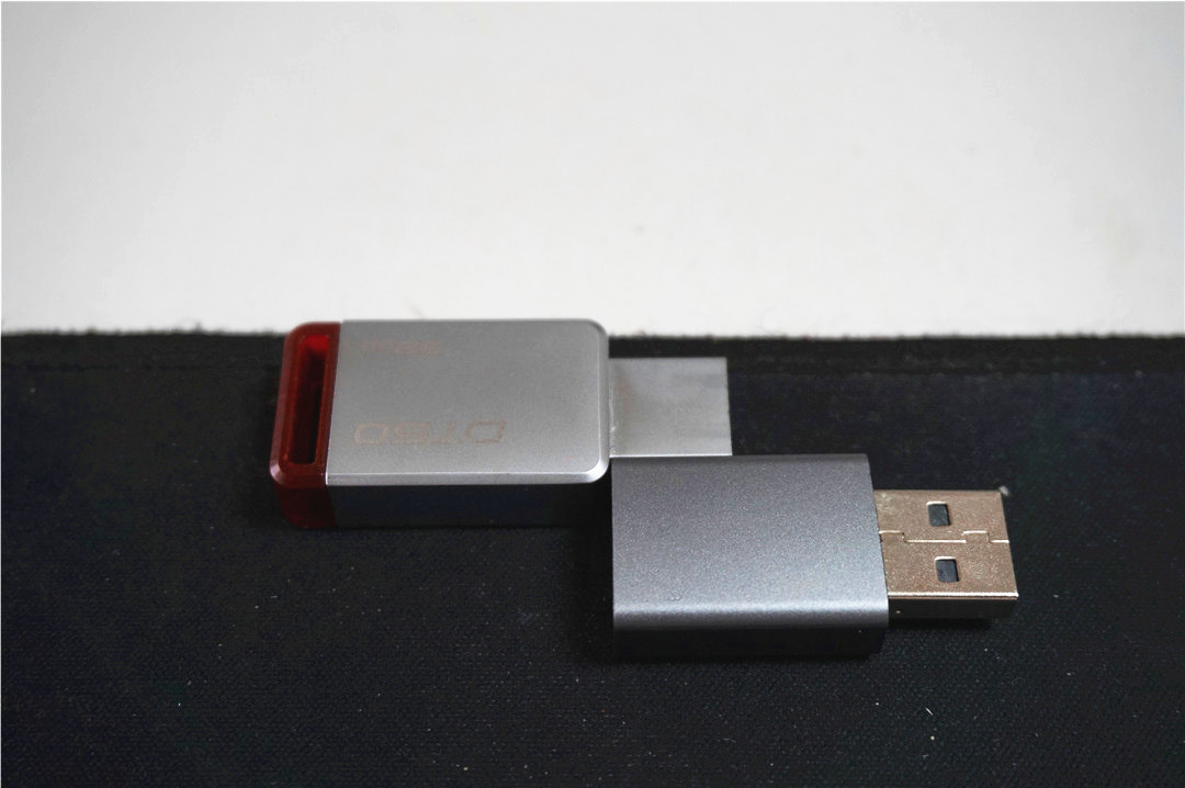 电脑耳机孔坏了用外置声卡可以吗,电脑耳机孔坏了能用转接头吗