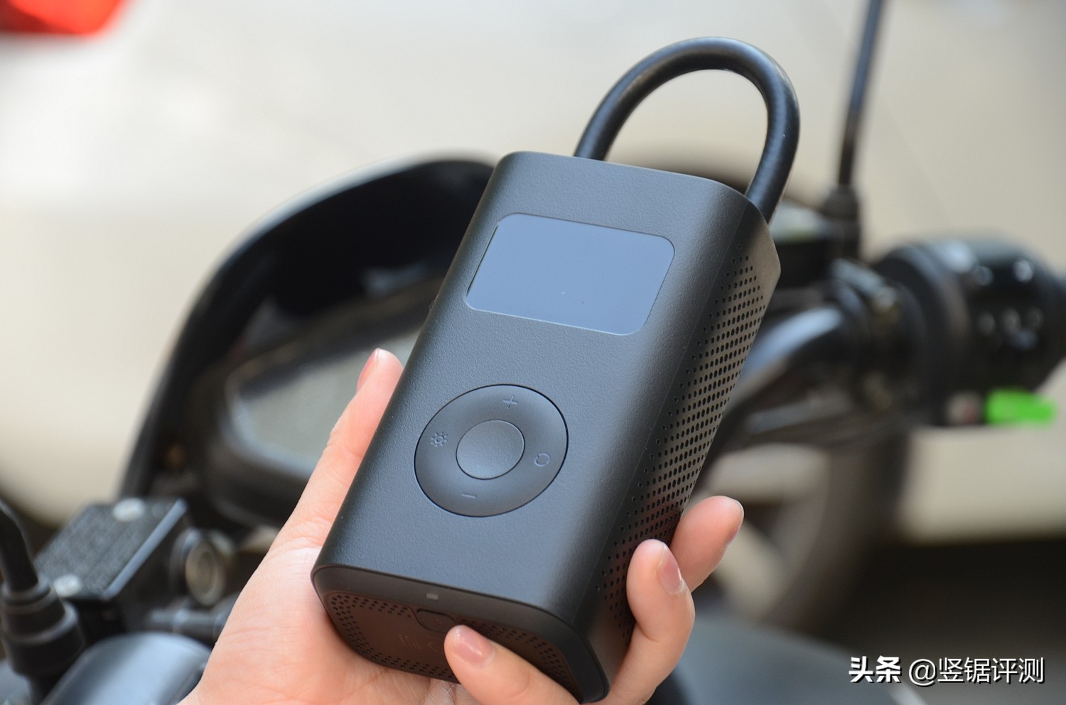 小米电子打气筒打自行车,小米电动打气筒给电动车打气