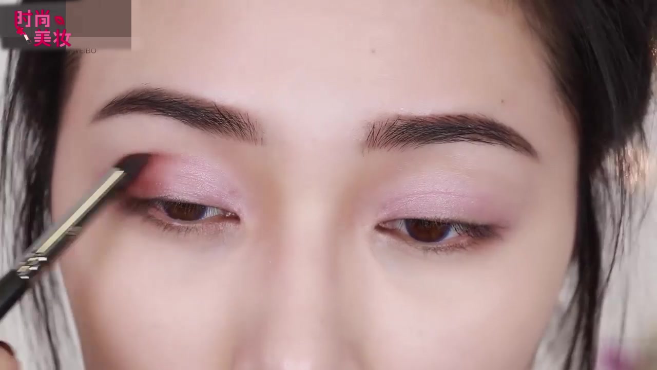 美妆教程眼线,植村秀眼线笔晕染图片