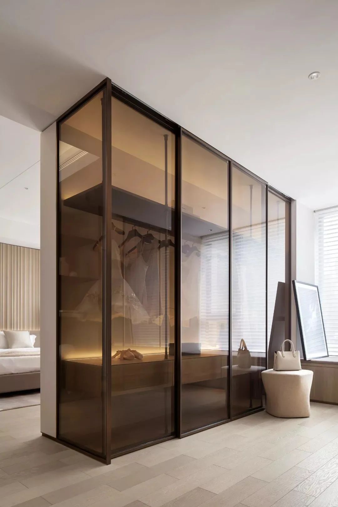 极简小户型装修25方复式,极简风格小复式