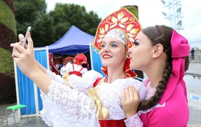 俄罗斯女孩在黑河干什么工作,俄罗斯女性一般做什么工作