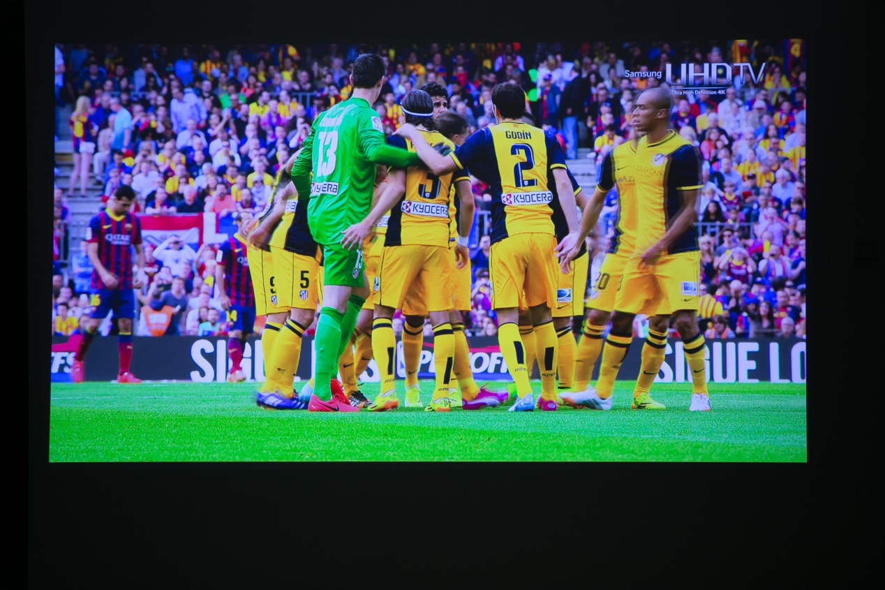 坚果j9白天测试,坚果j9幕布