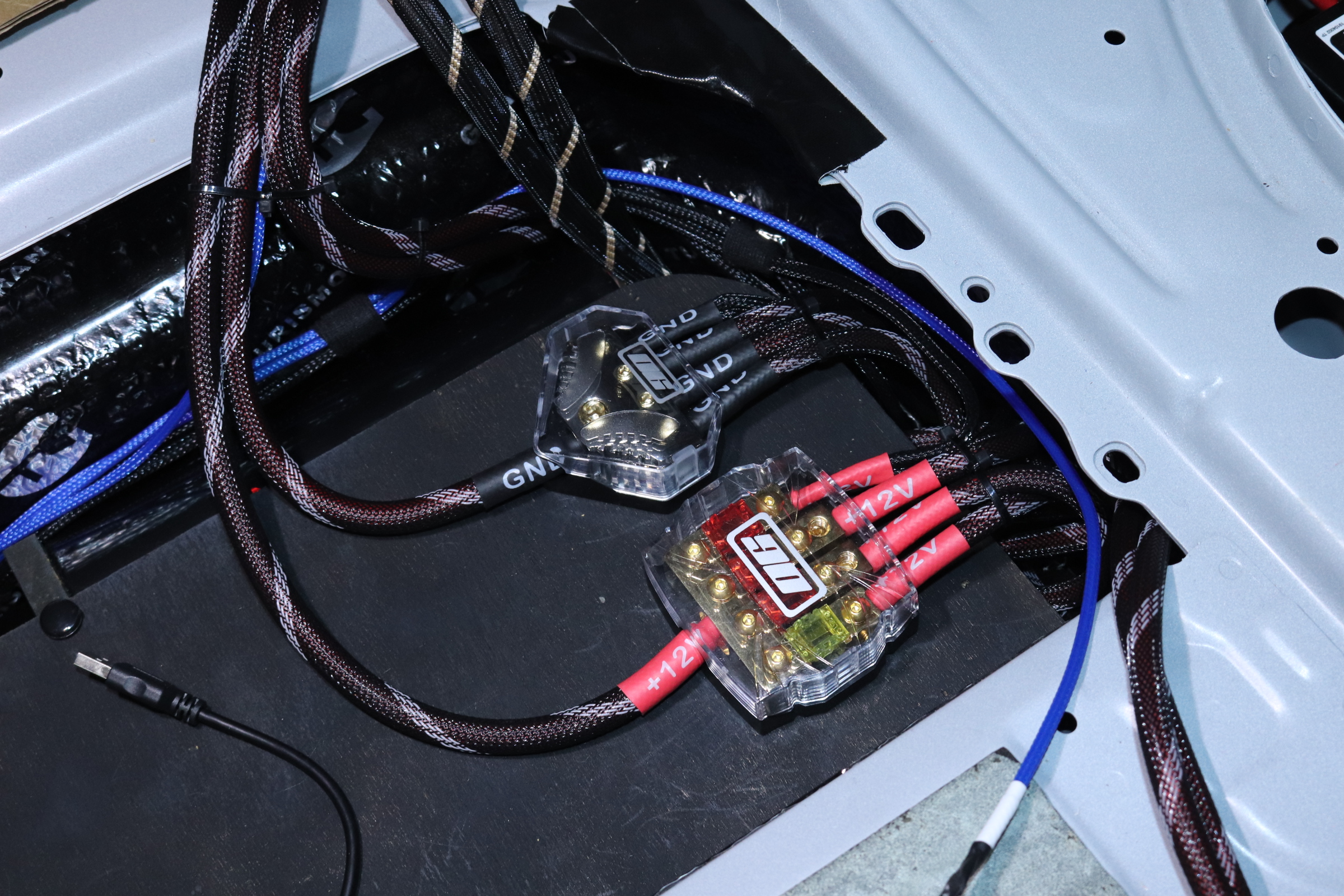 保时捷卡曼汽车音响如何改装呢？简单的音响改装不简单的效果体验