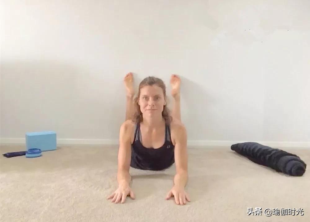 怎样借助墙壁练习瑜伽初学者必知,在家怎么借用墙壁做瑜伽