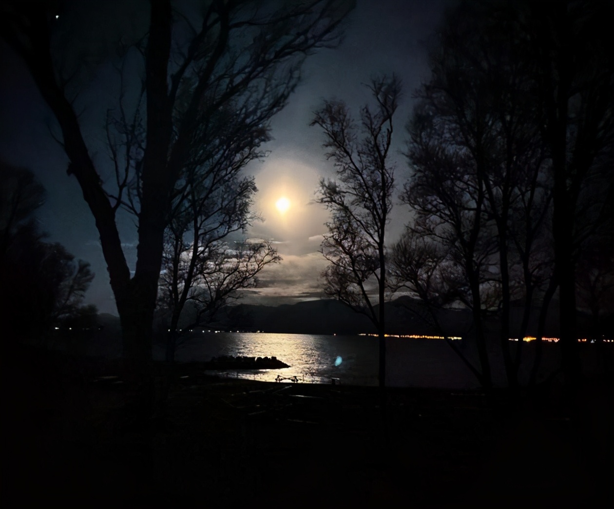 月球控制地球海水,月球离开了轨道海洋为什么会失控