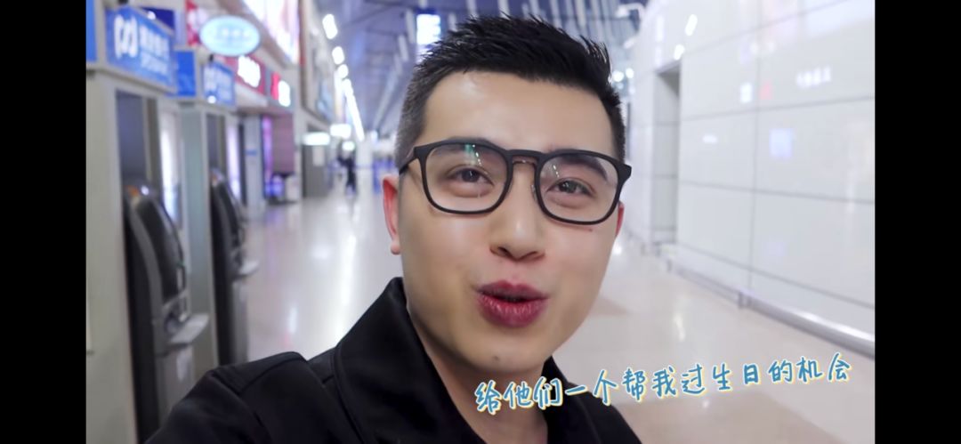 李佳琦和小助理，撕逼分手了？