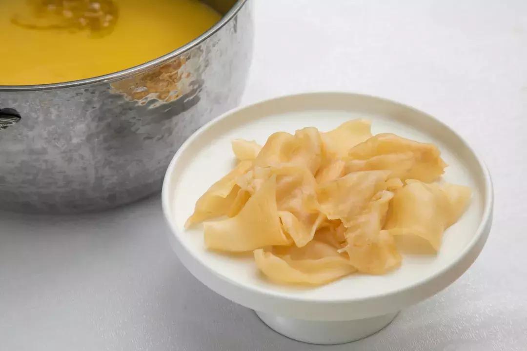 燕窝、雪蛤、花胶、钙片、维生素D……这些保健品,哪些OK?