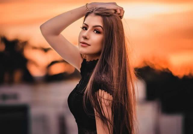 情侣之间互相称呼但不肉麻,情侣之间怎么称呼不肉麻