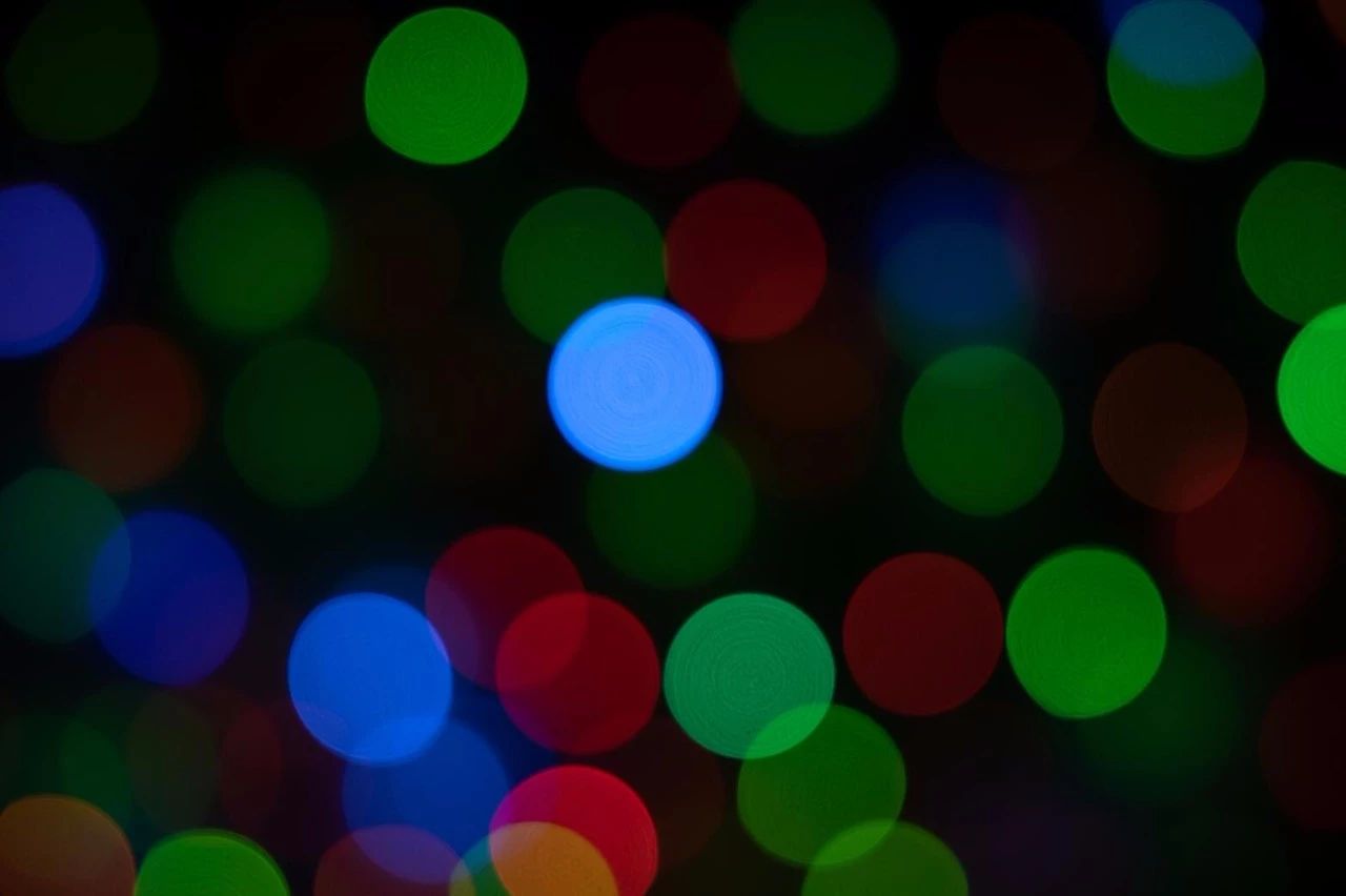 佳能rf大三元镜头2470,佳能rf24702.8防抖吗