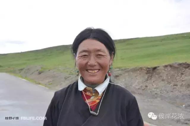 用灵魂触摸难以释怀的乡恋,用灵魂去触碰那段岁月朗诵