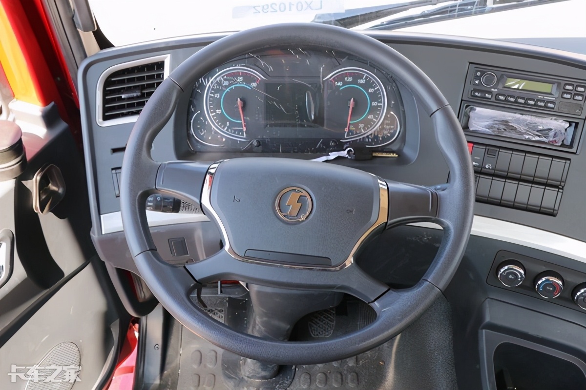 德龙新m3000国六天然气牵引车自重,最新款陕汽德龙新m3000牵引车