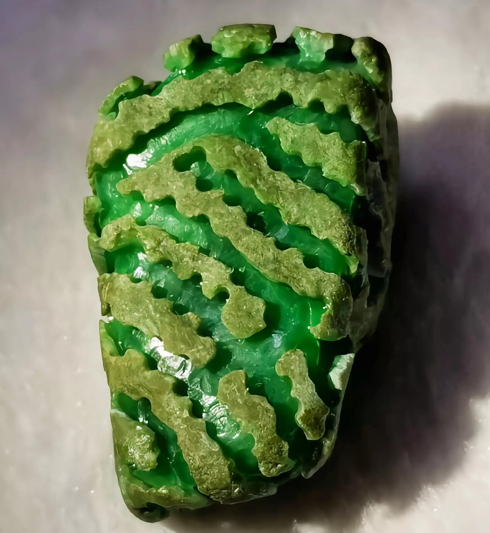 缅甸老场口大洛基翡翠原石,缅甸翡翠原石真假鉴别方法