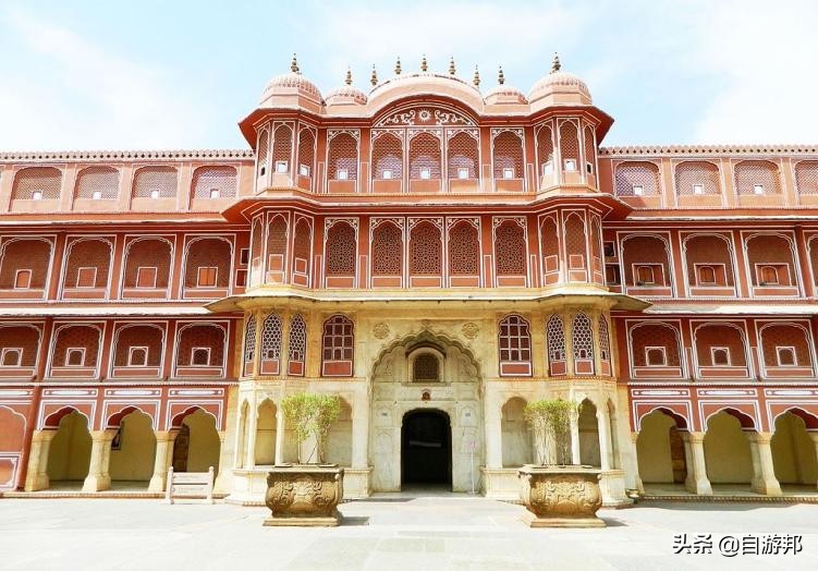 哪里有免费进入参观的古城堡,参观世界上最漂亮的城堡