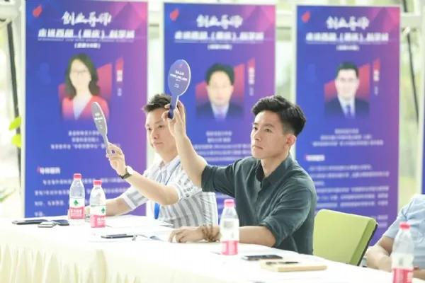 閲嶅簡瀹犵埍,閲嶅簡瀹犵埍澶栧湴娓稿