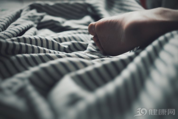 睡觉鬼压床是什么原因引起的,鬼压床解说