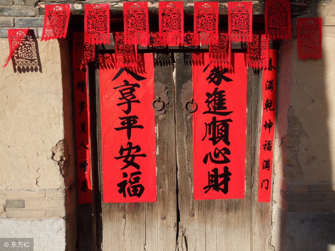 今天贴春联的最佳时间在什么时间,春联贴错时辰怎么办