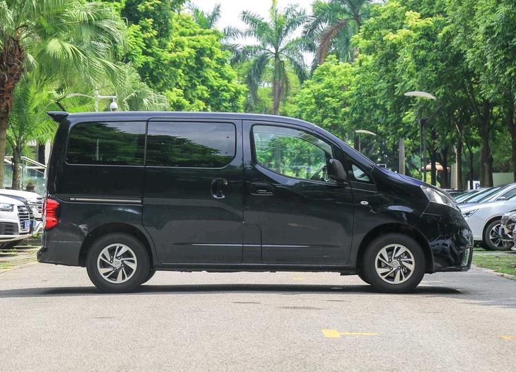 日产nv200报价尺寸,东风日产mpv车型nv200
